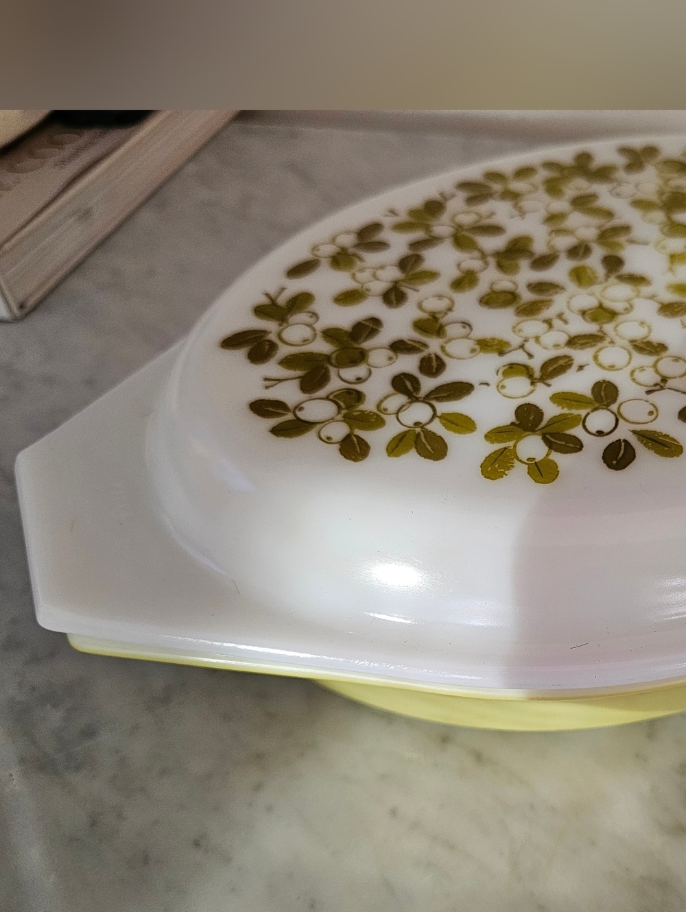 Pyrex White Yellow Olive Green Casserole Dish with Floral Design - Picture 1 of 9
